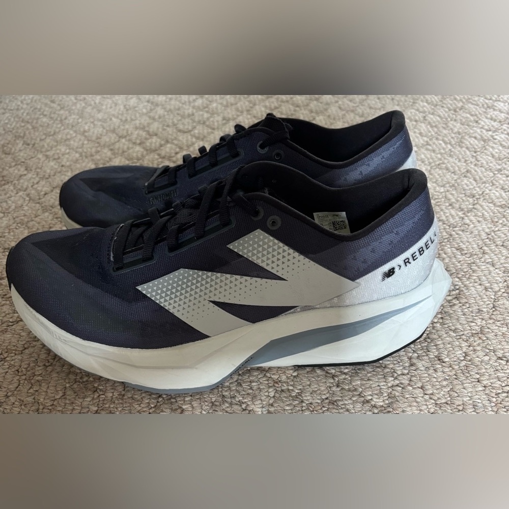 New Balance Men's FuelCell Rebel v4 - Picture 3 of 7